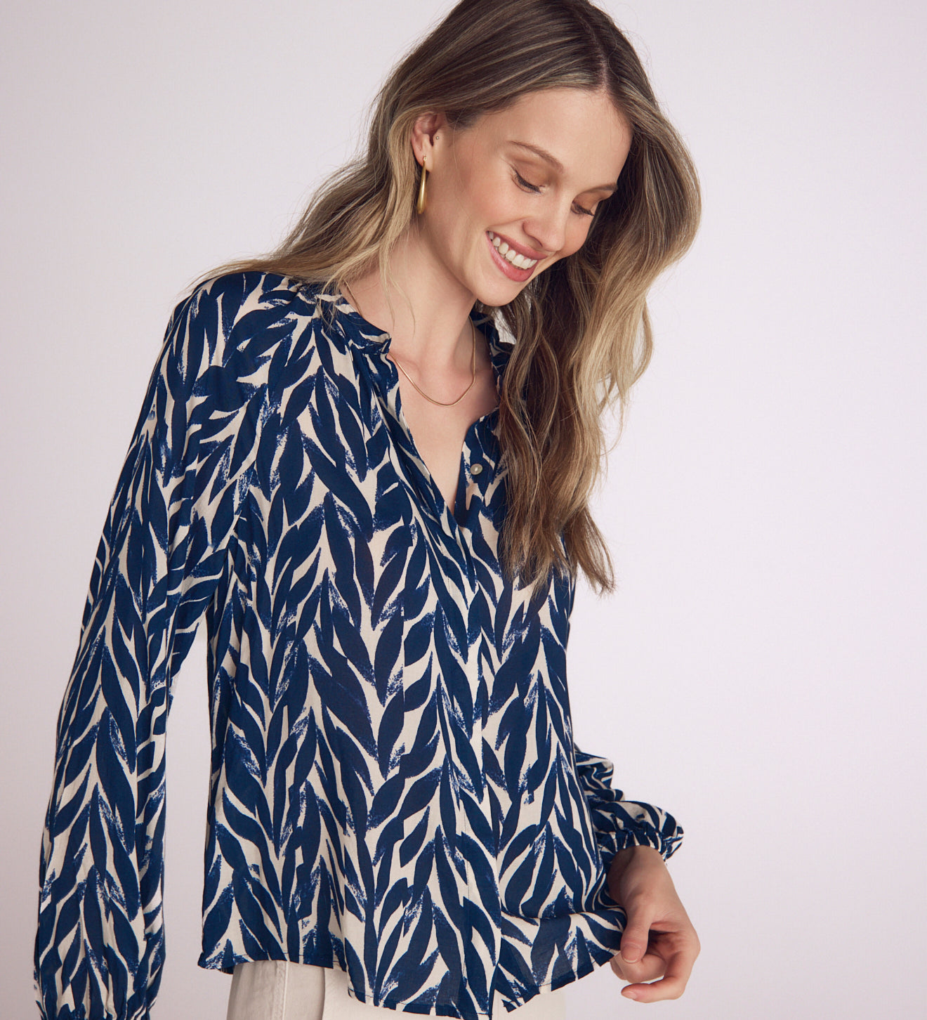 B4988-J34-304 - LONG SLEEVE SHIRRED RAGLAN SHIRT