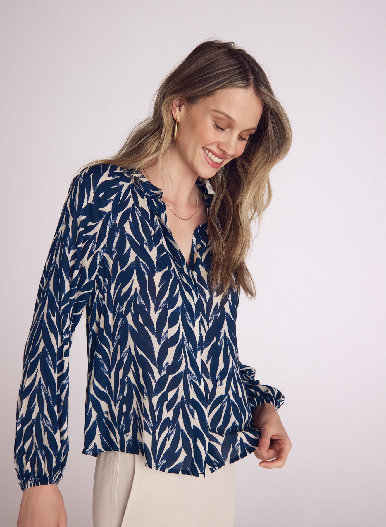 B4988-J34-304 - LONG SLEEVE SHIRRED RAGLAN SHIRT