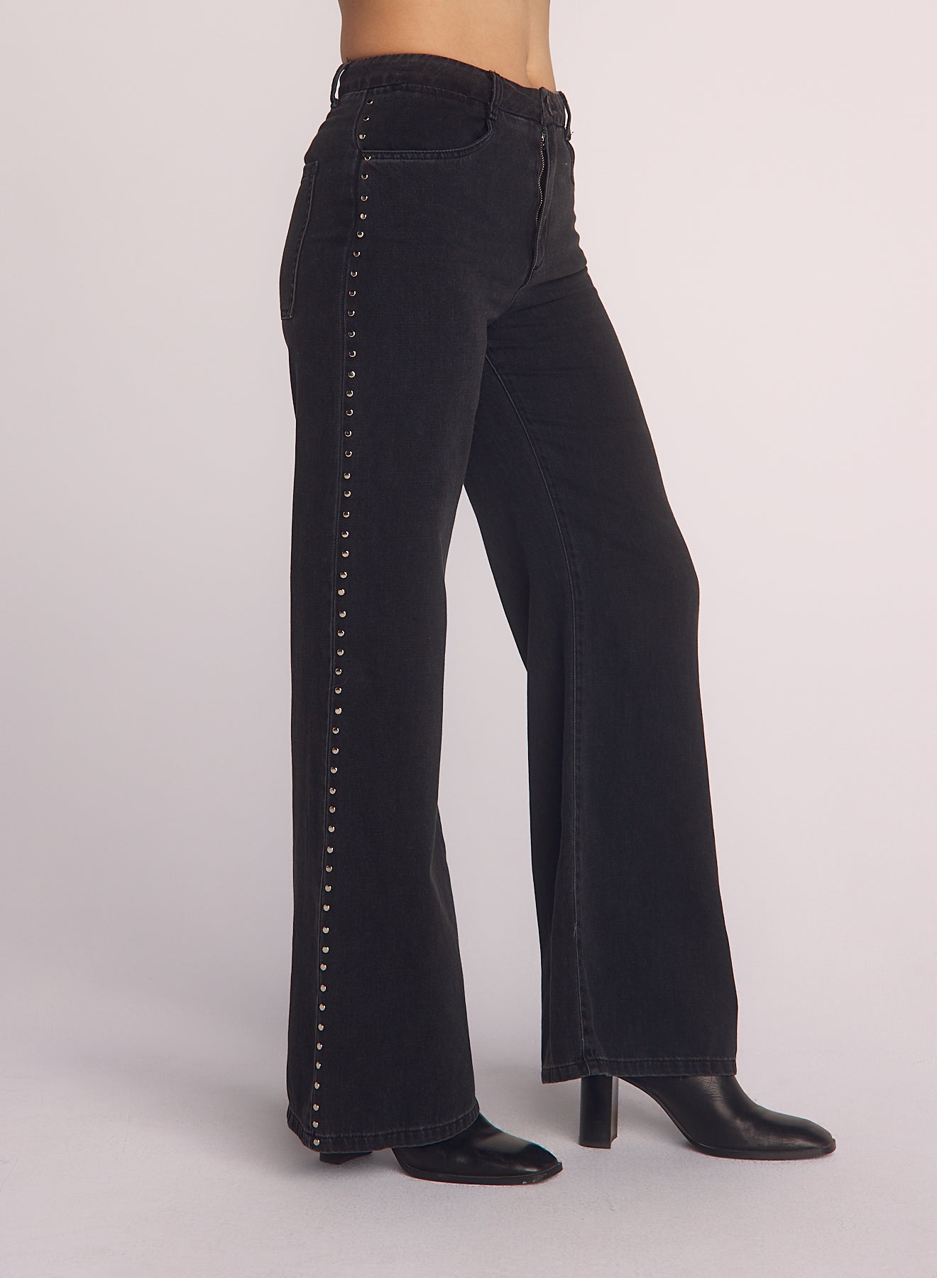 B3183-559-639. - ANYA - STUDDED VINTAGE JEAN