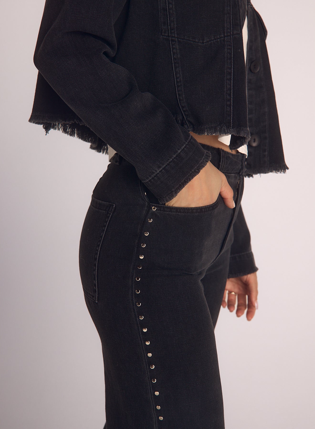 B3183-559-639. - ANYA - STUDDED VINTAGE JEAN