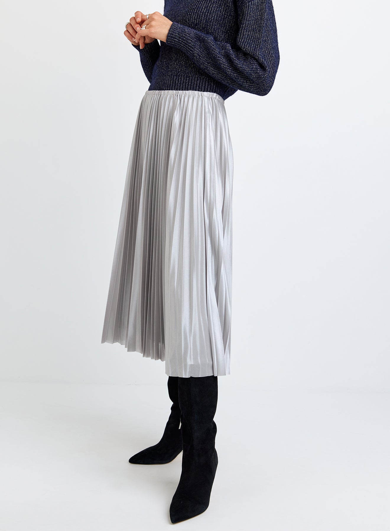 B3240-J75-300 - PLEATED SKIRT
