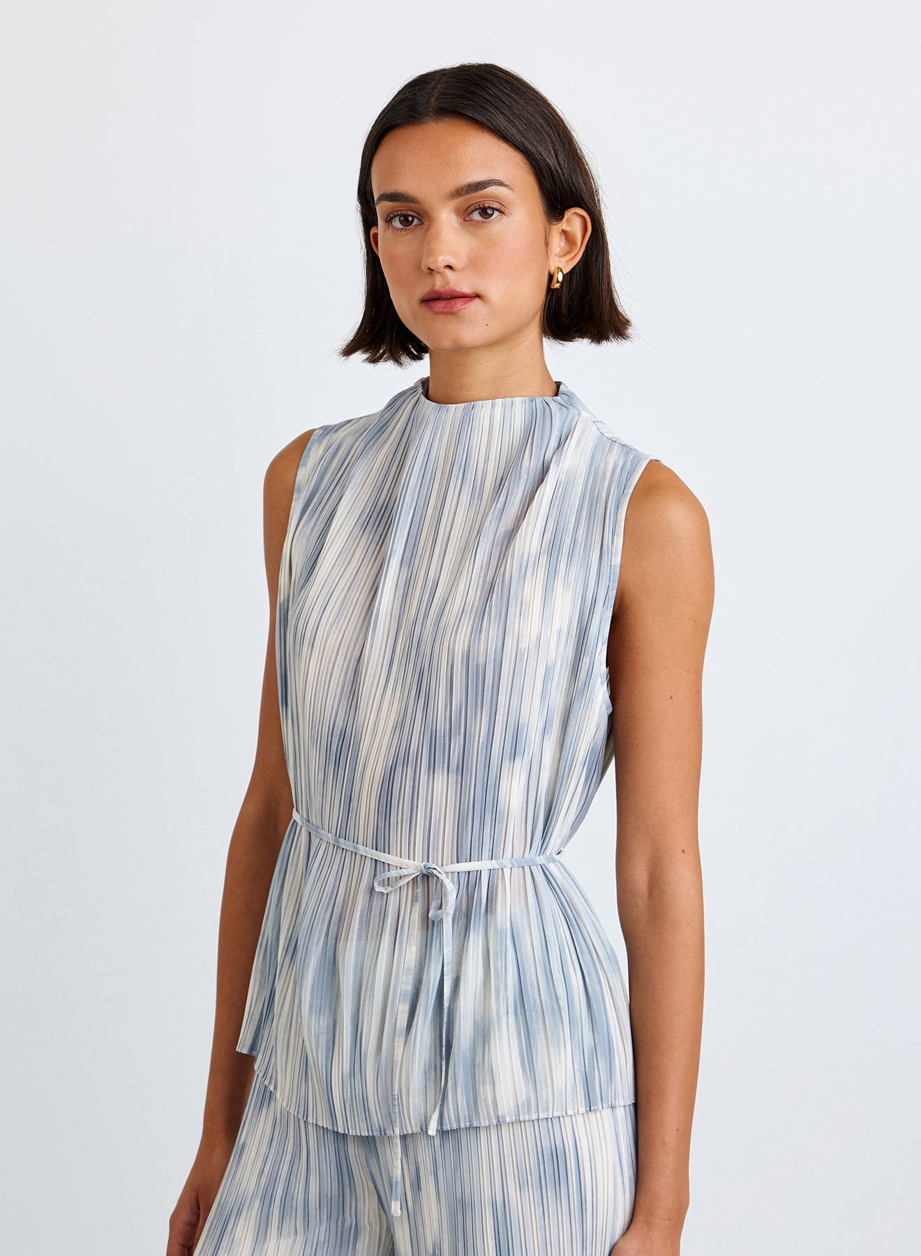 B2610-J95-304 - MOCK NECK TOP W/ TIE BELT