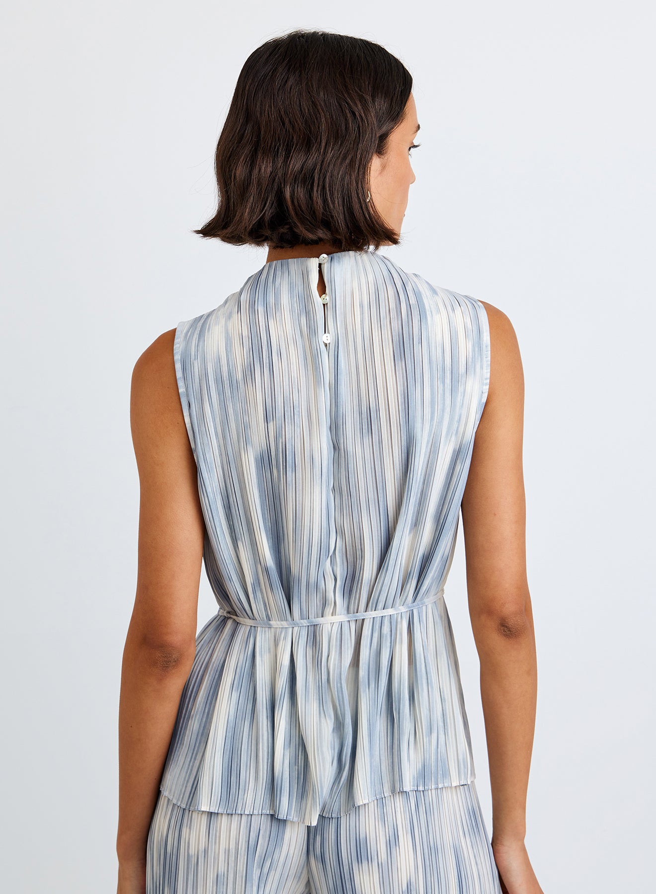 B2610-J95-304 - MOCK NECK TOP W/ TIE BELT