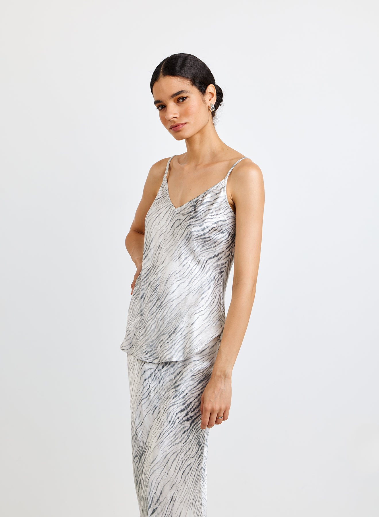 B4140-J80-304 - V-NECK CAMISOLE