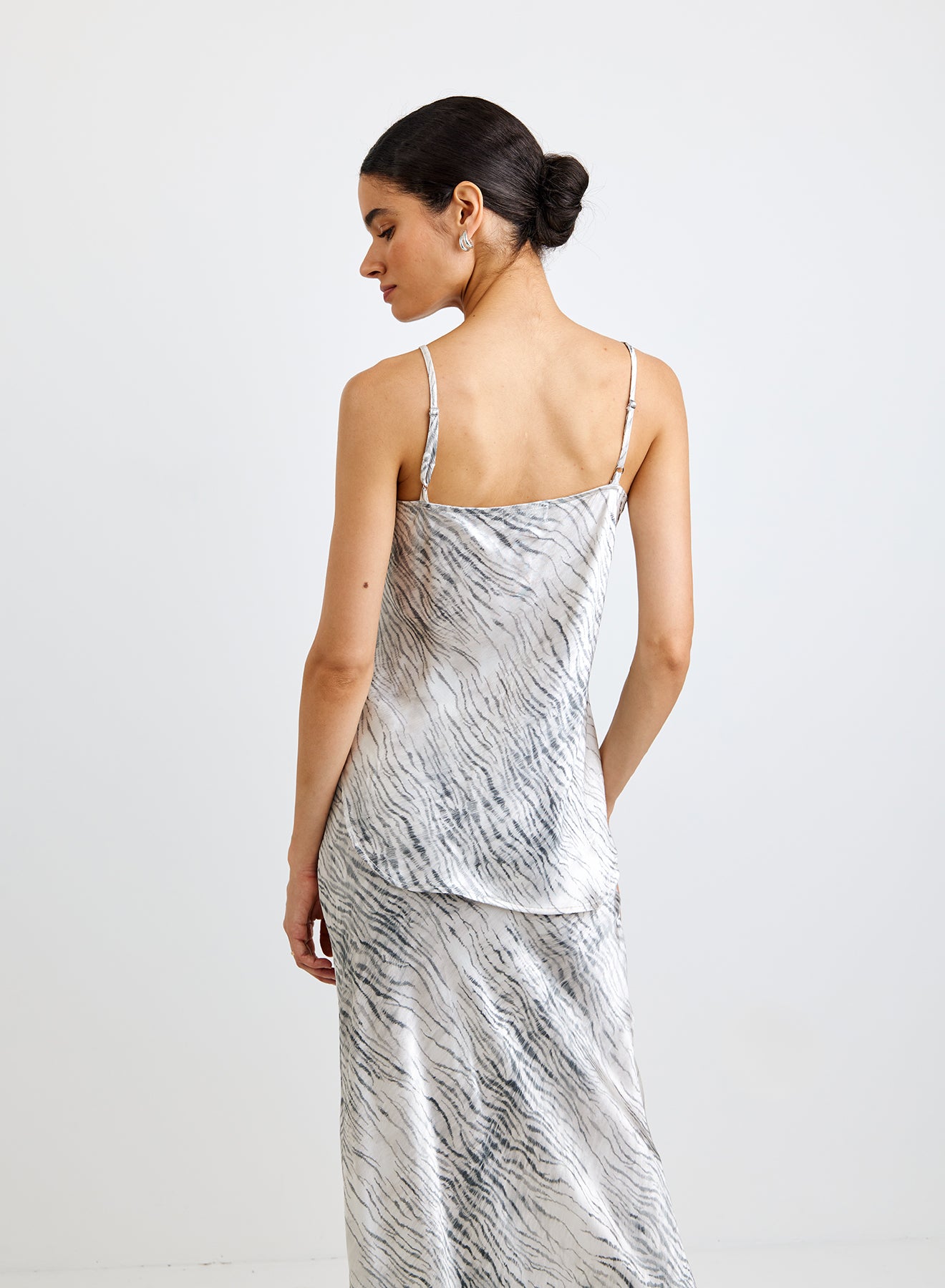 B4140-J80-304 - V-NECK CAMISOLE