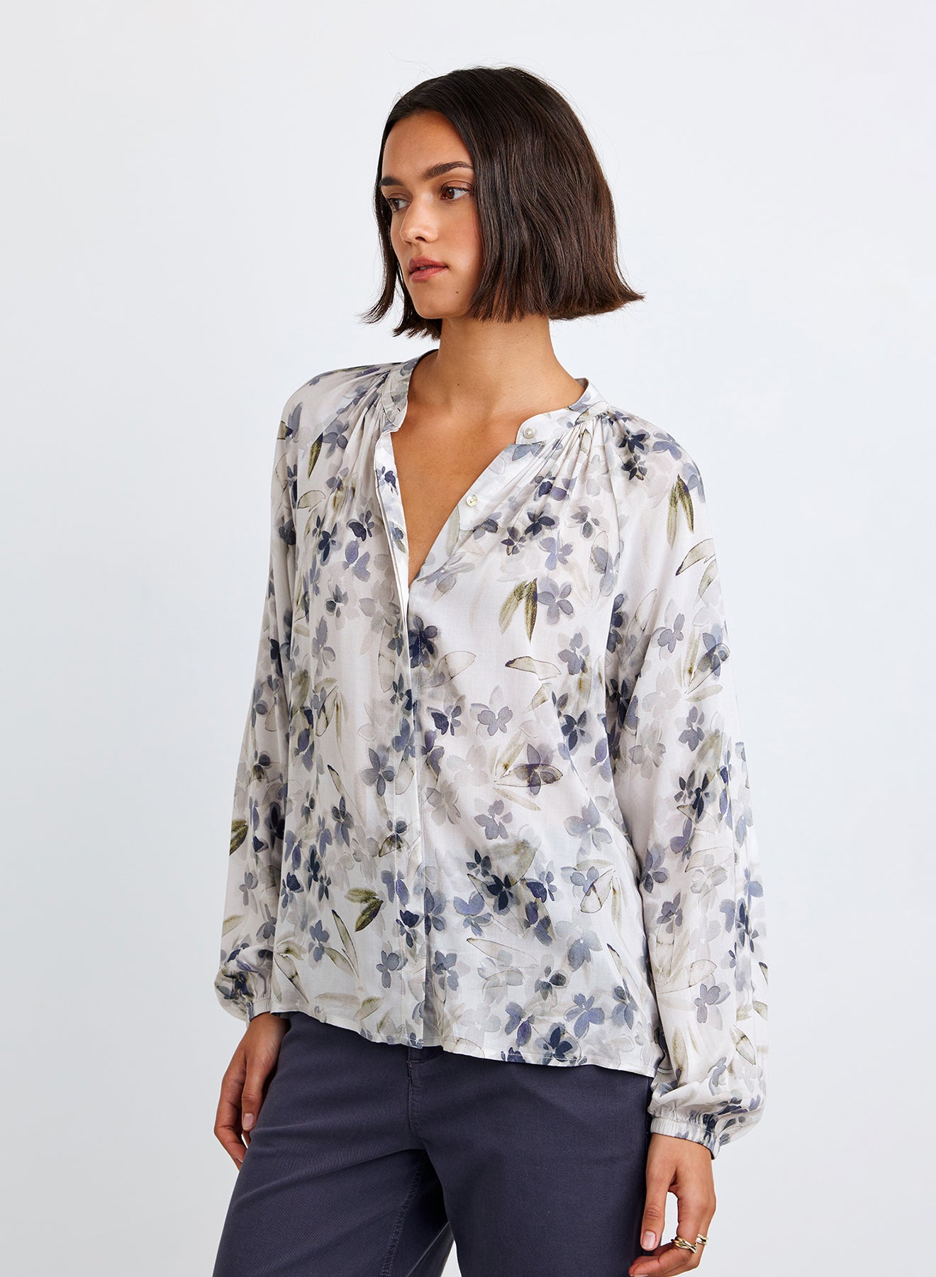 B4988-J79-304 - LONG SLEEVE SHIRRED RAGLAN SHIRT