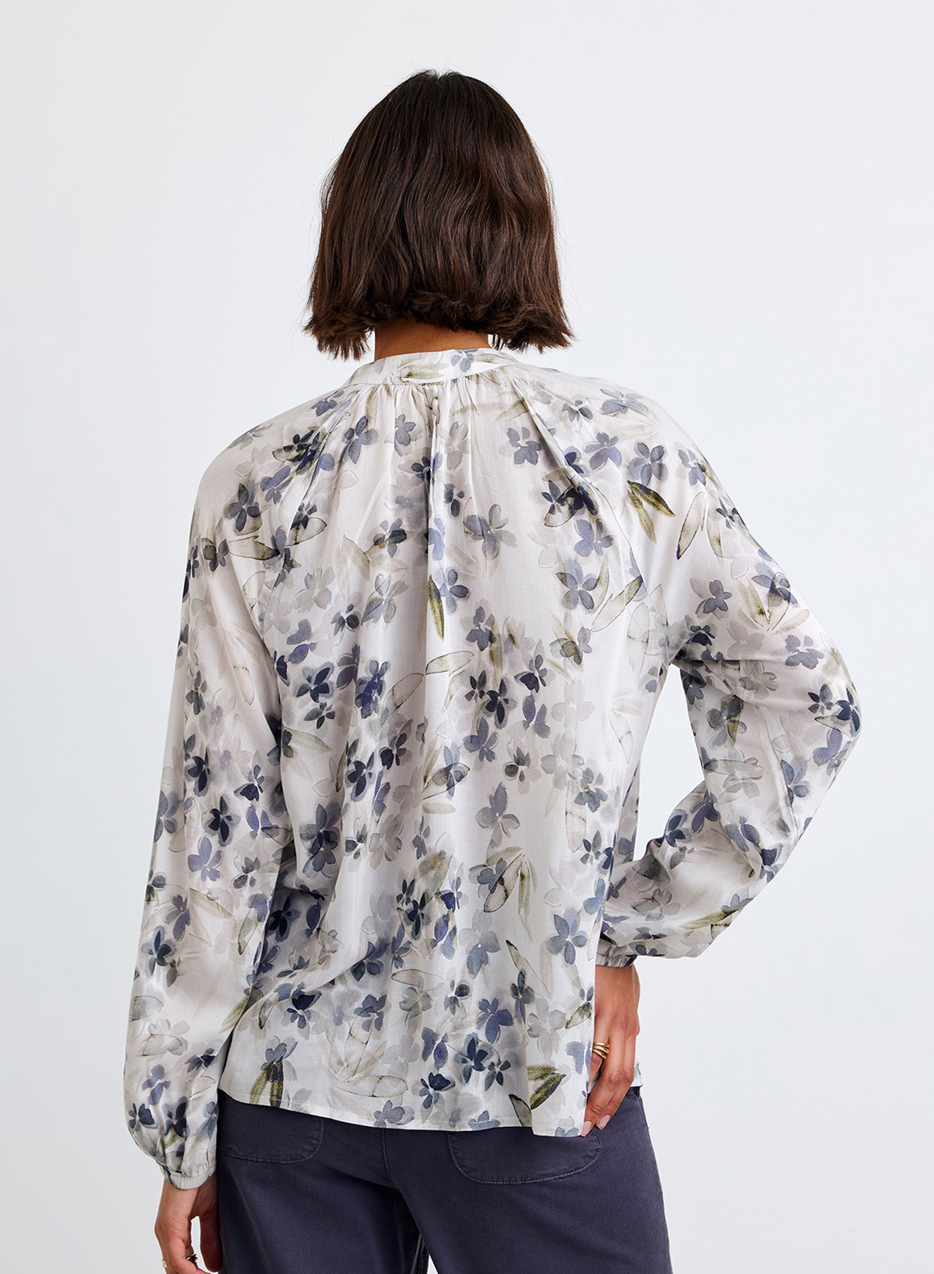 B4988-J79-304 - LONG SLEEVE SHIRRED RAGLAN SHIRT