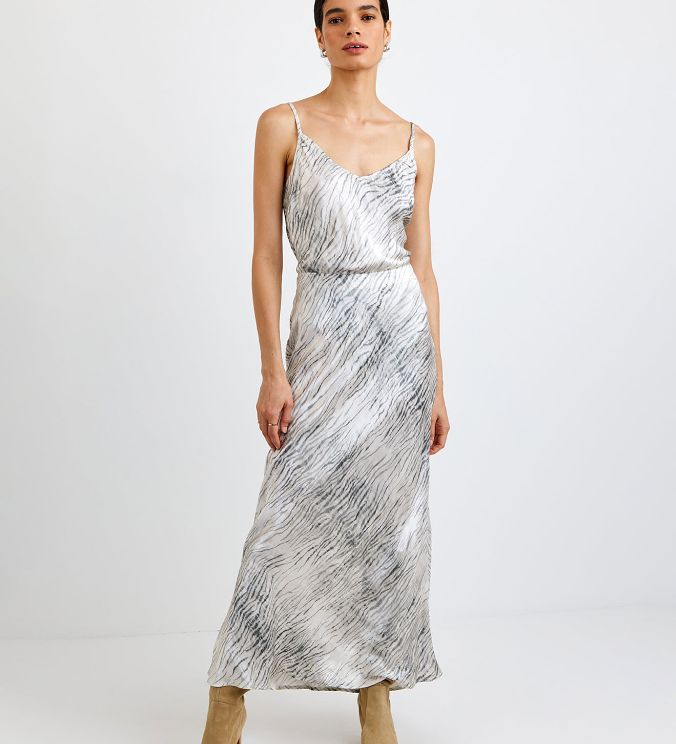 B3205-J80-304 - SLEEK BIAS MAXI SKIRT