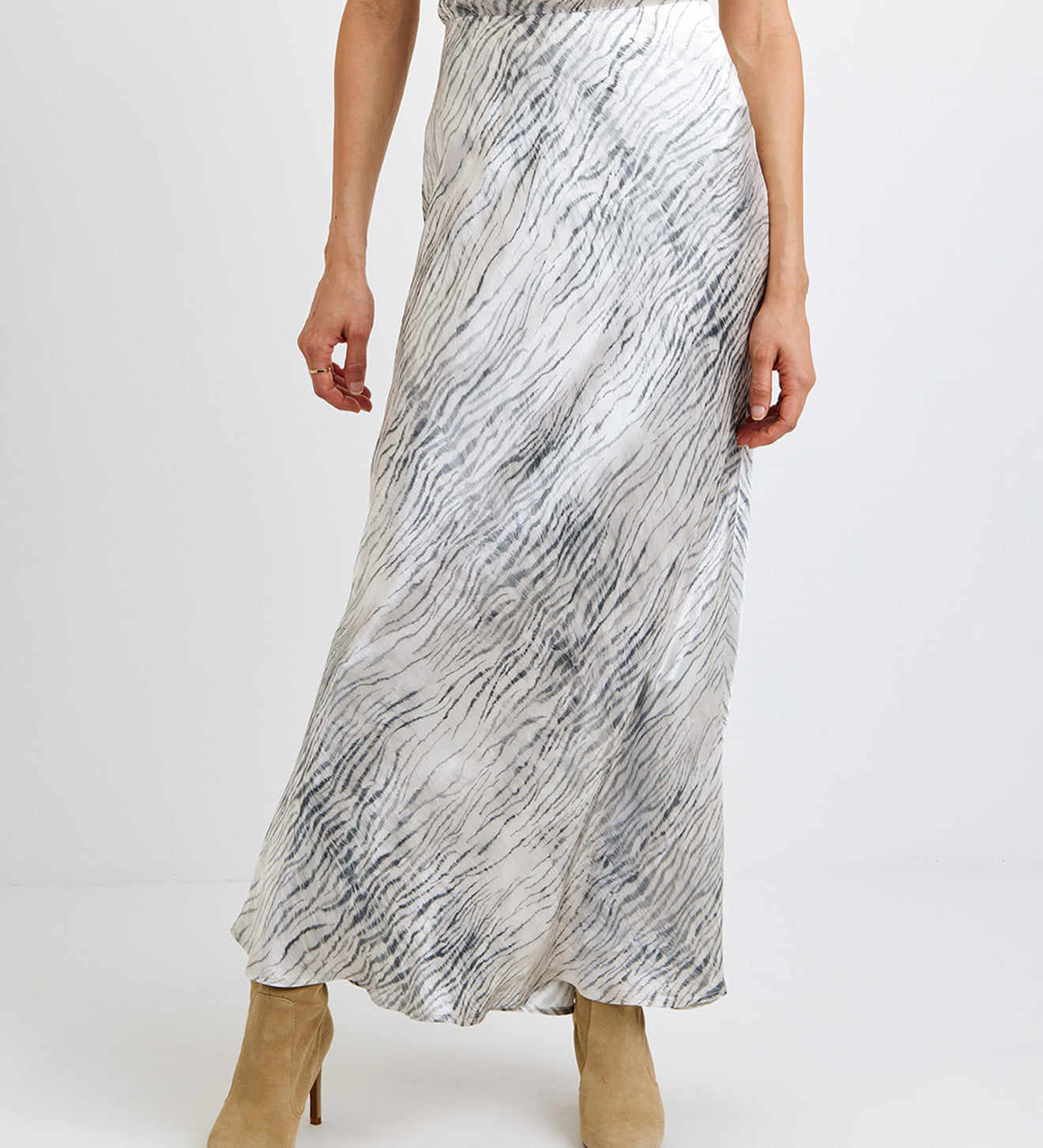 B3205-J80-304 - SLEEK BIAS MAXI SKIRT
