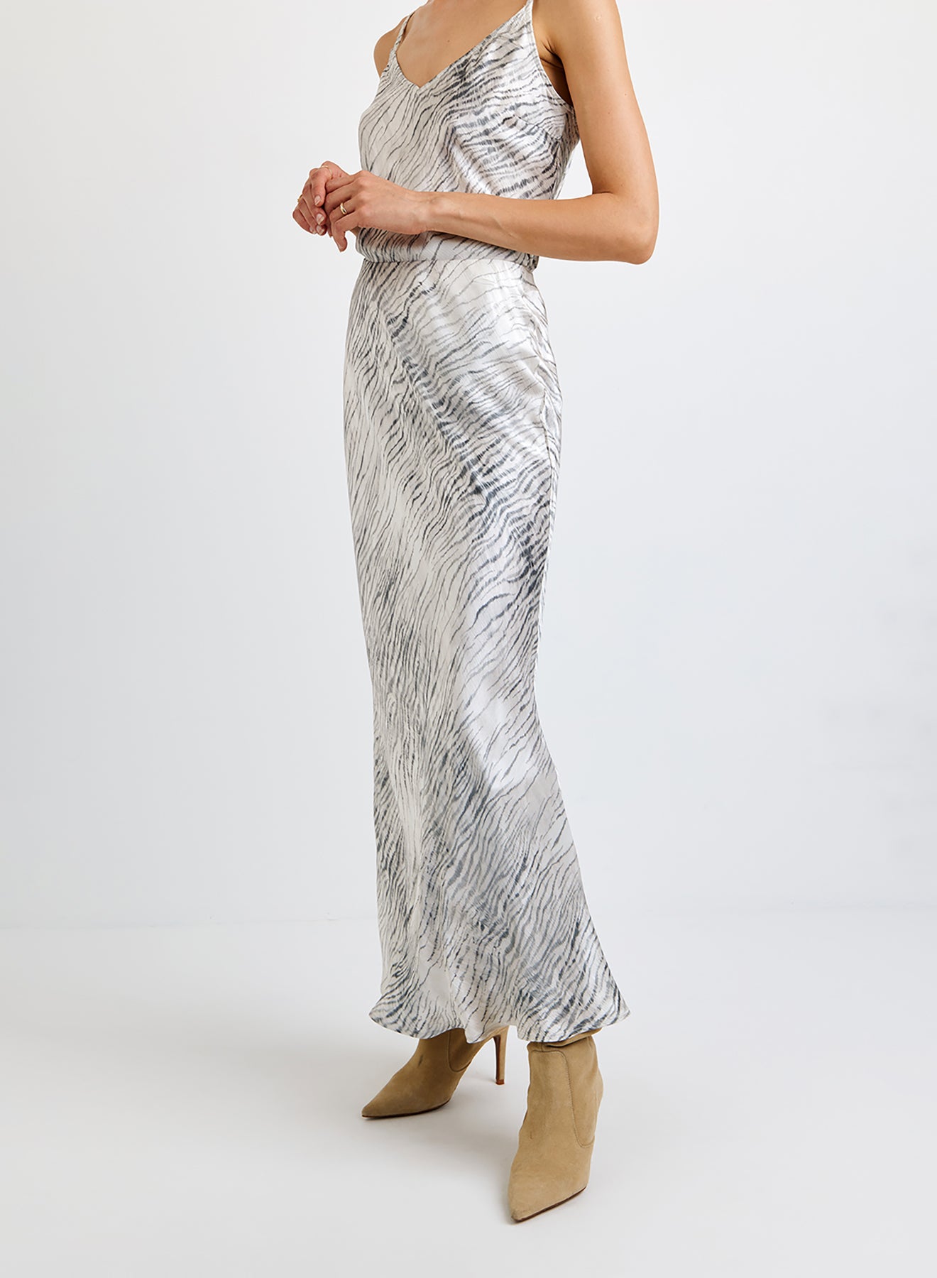 B3205-J80-304 - SLEEK BIAS MAXI SKIRT
