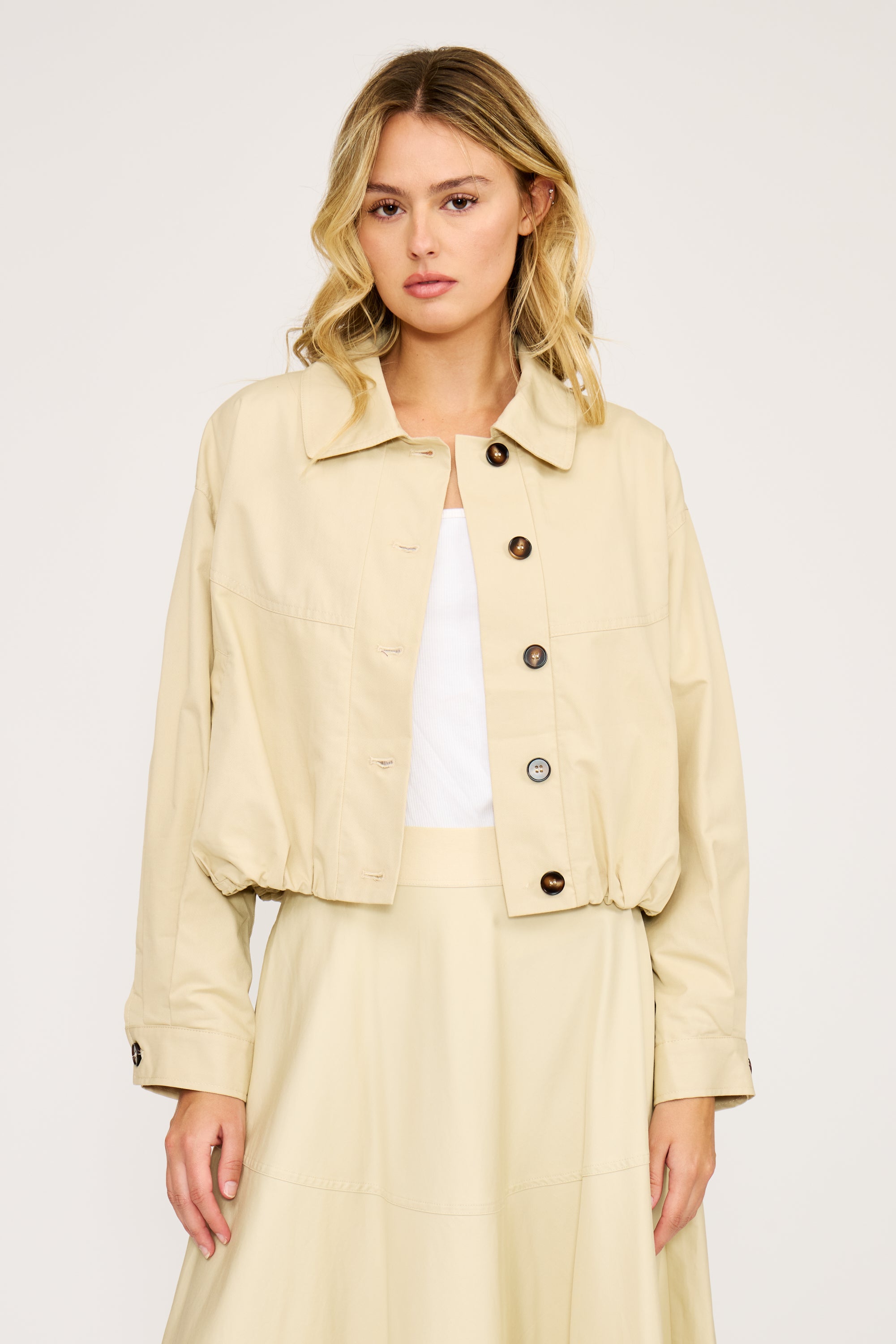 LT. BEIGE