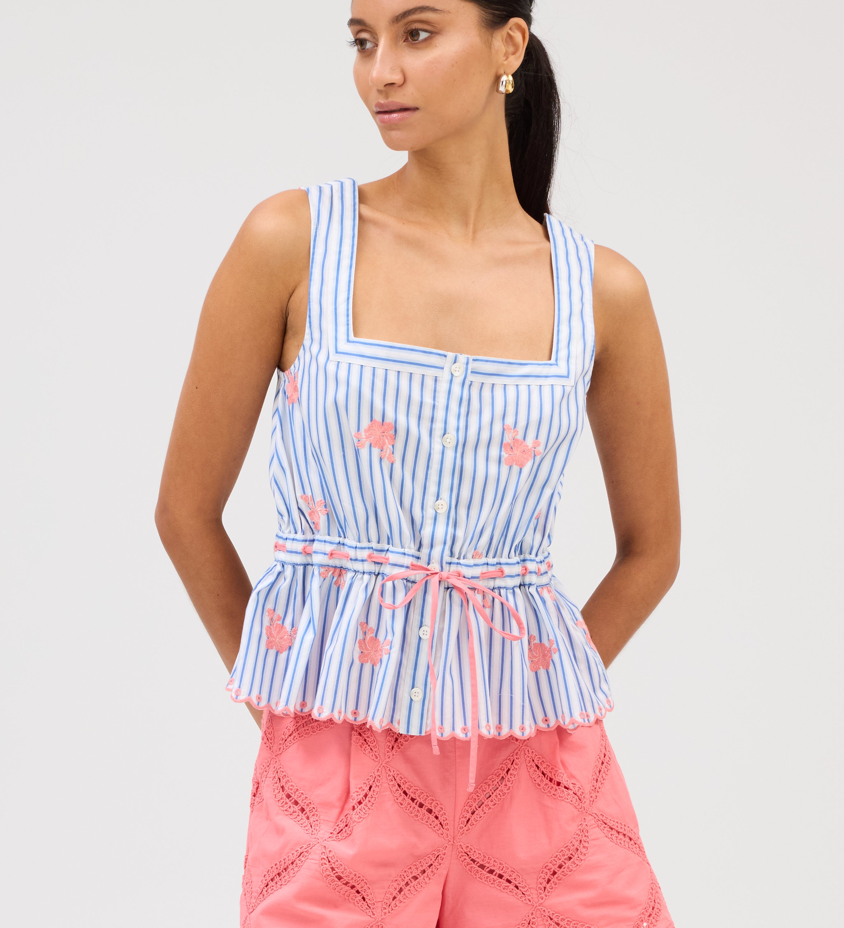 EYELET TRACY SHORTS