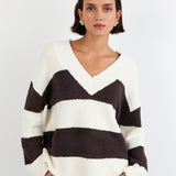 B2983-K24-304 - OVERSIZED V-NECK SWEATER