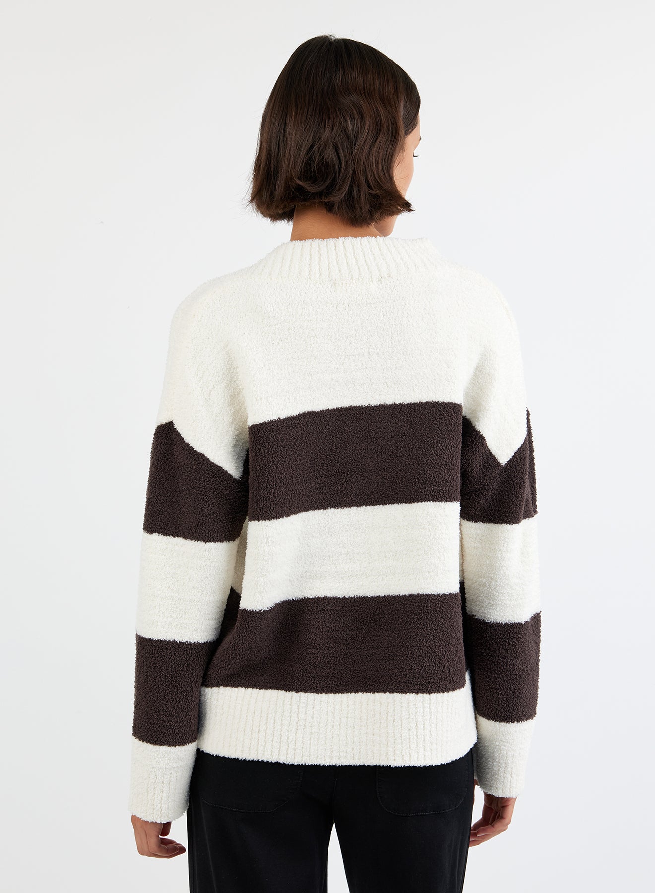 B2983-K24-304 - OVERSIZED V-NECK SWEATER