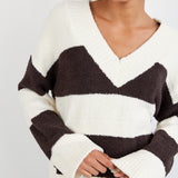 B2983-K24-304 - OVERSIZED V-NECK SWEATER