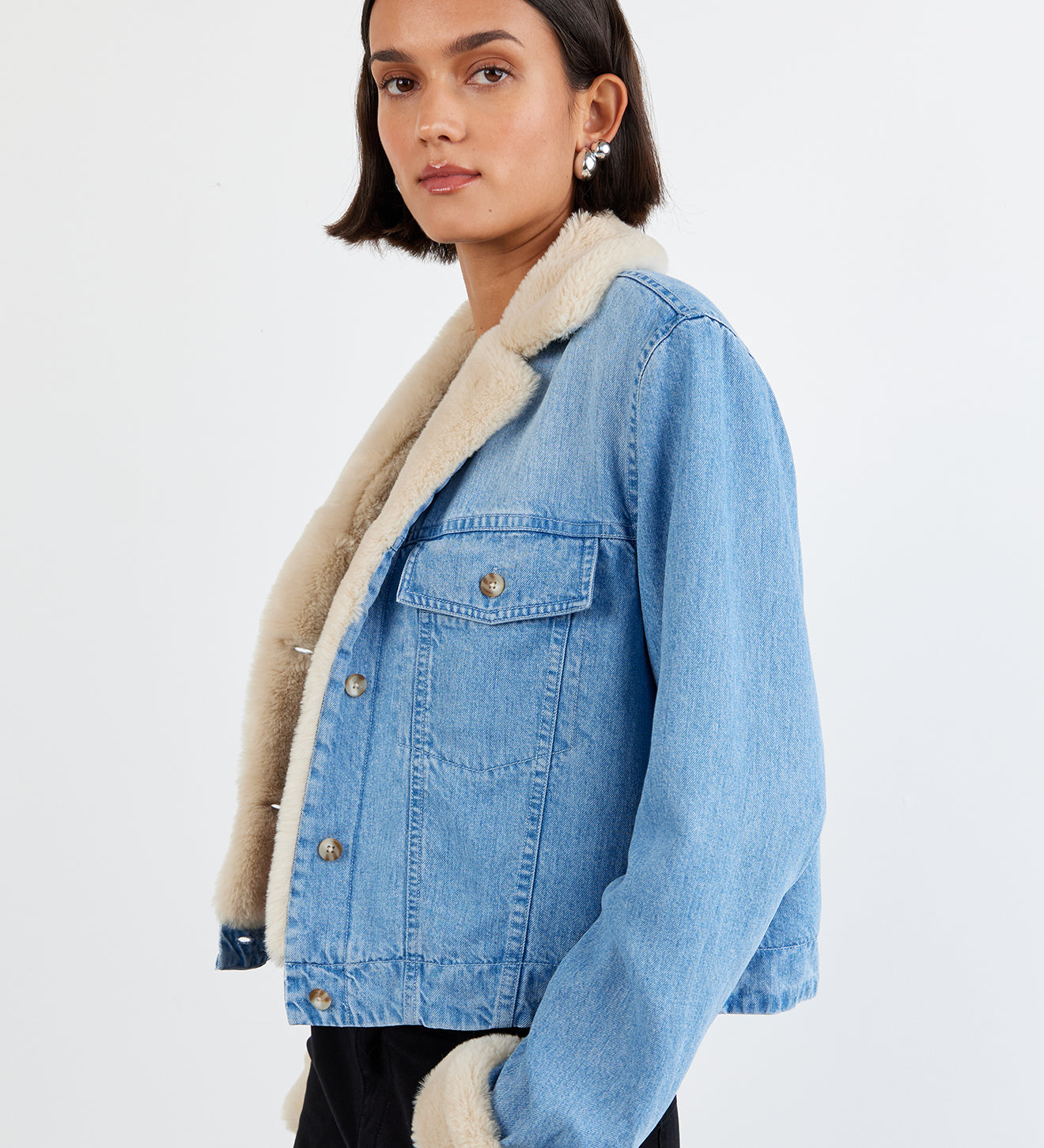 B4115-F85-626 - FUR TRIMMED DENIM JACKET