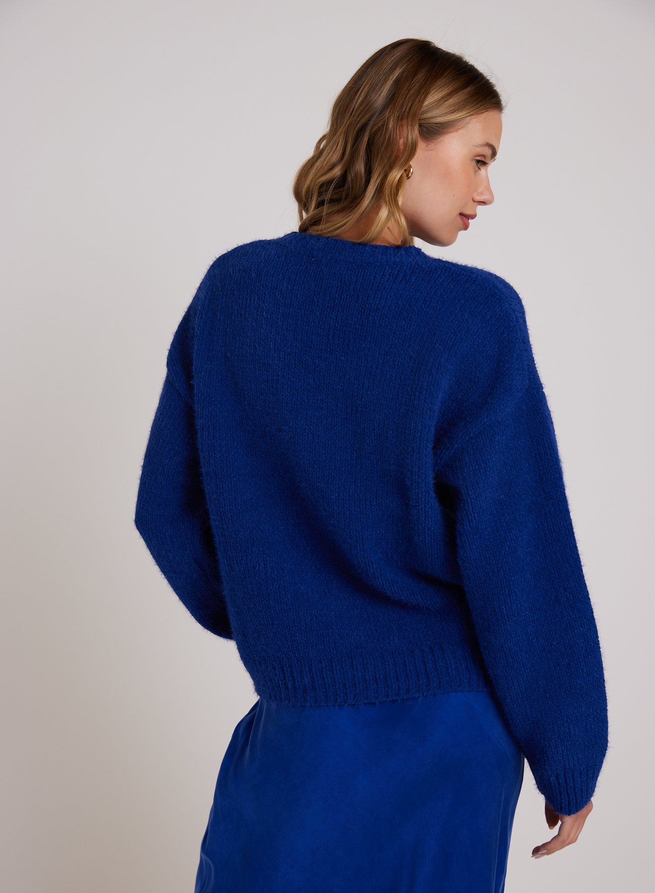 B2001-G82-300 - DROP SHOULDER SWEATER