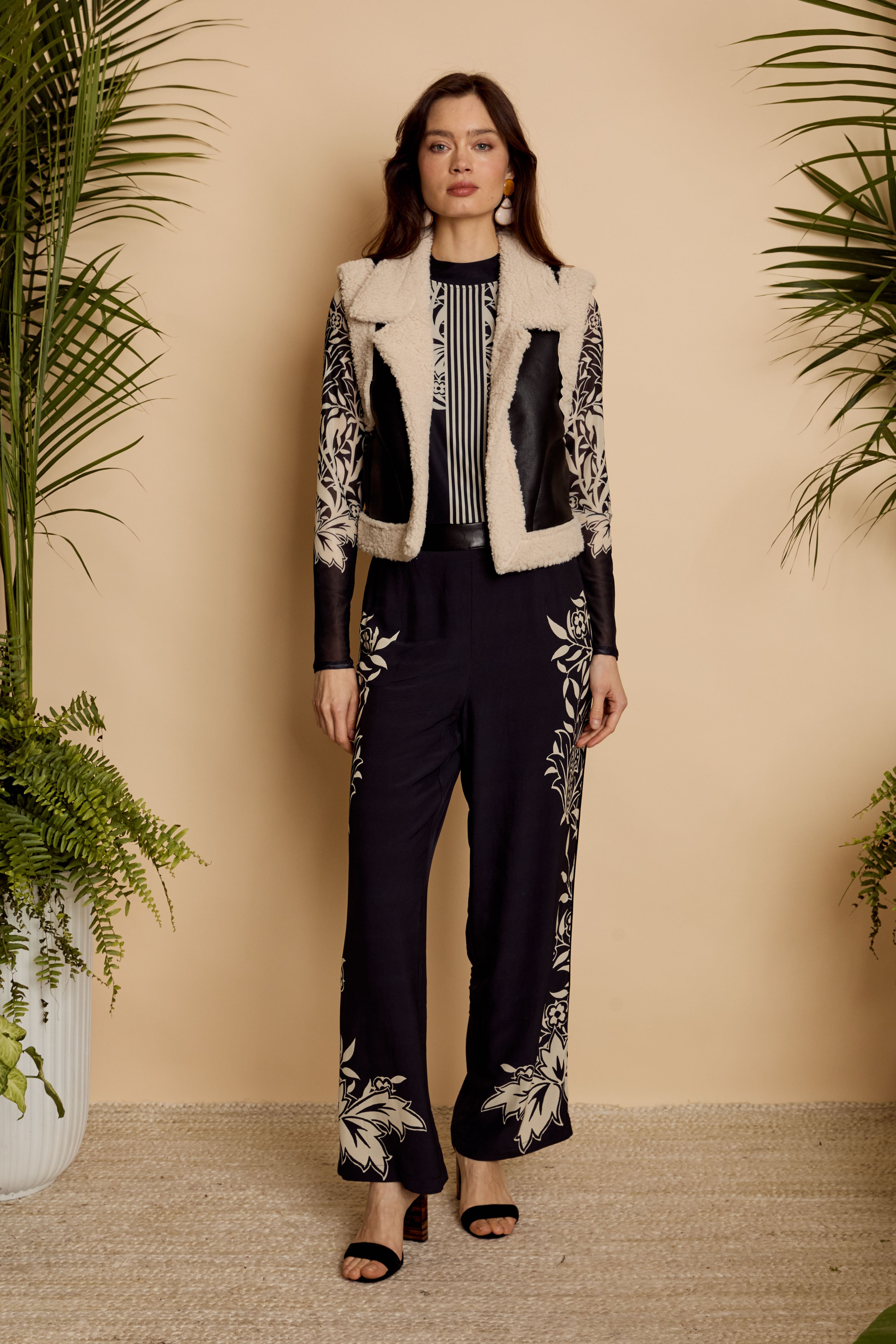 Cove Vest in Cream / Black