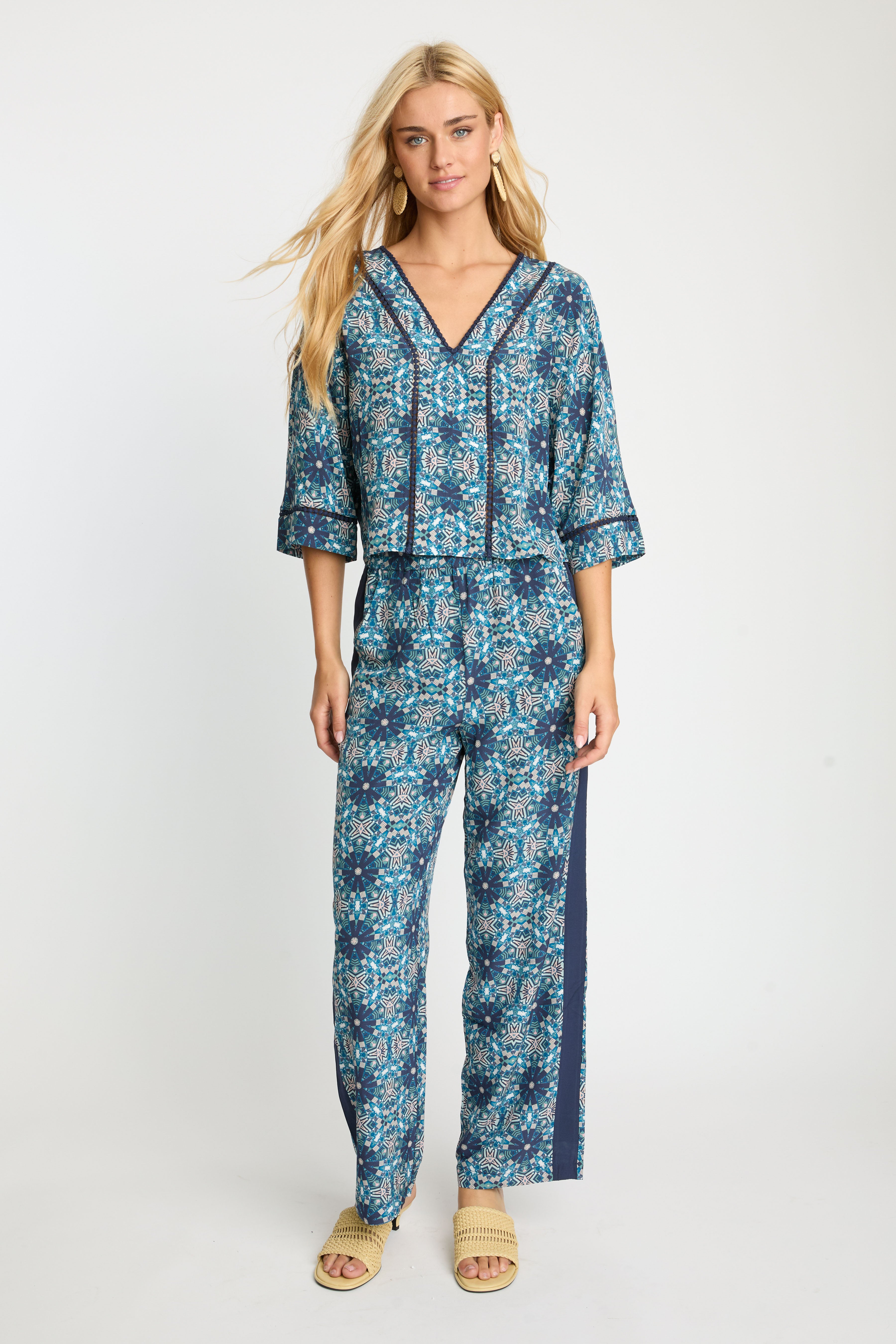 Mandolin Top in Midnight Medallion