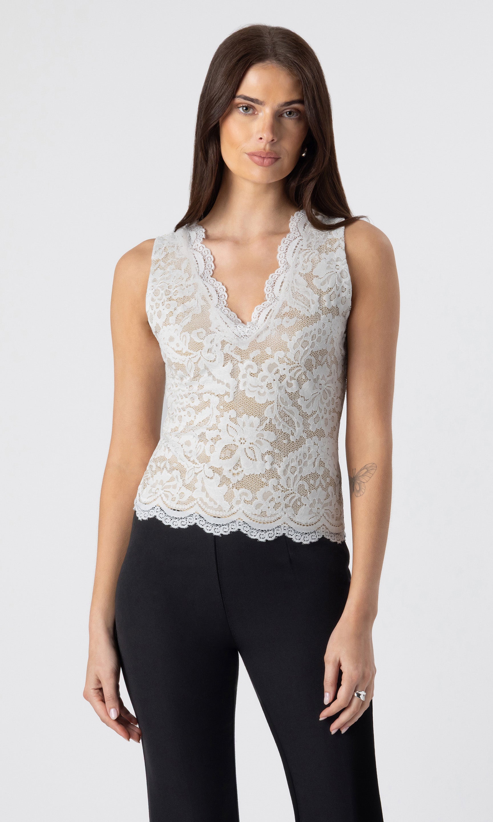 LEILA STRETCH LACE TOP
