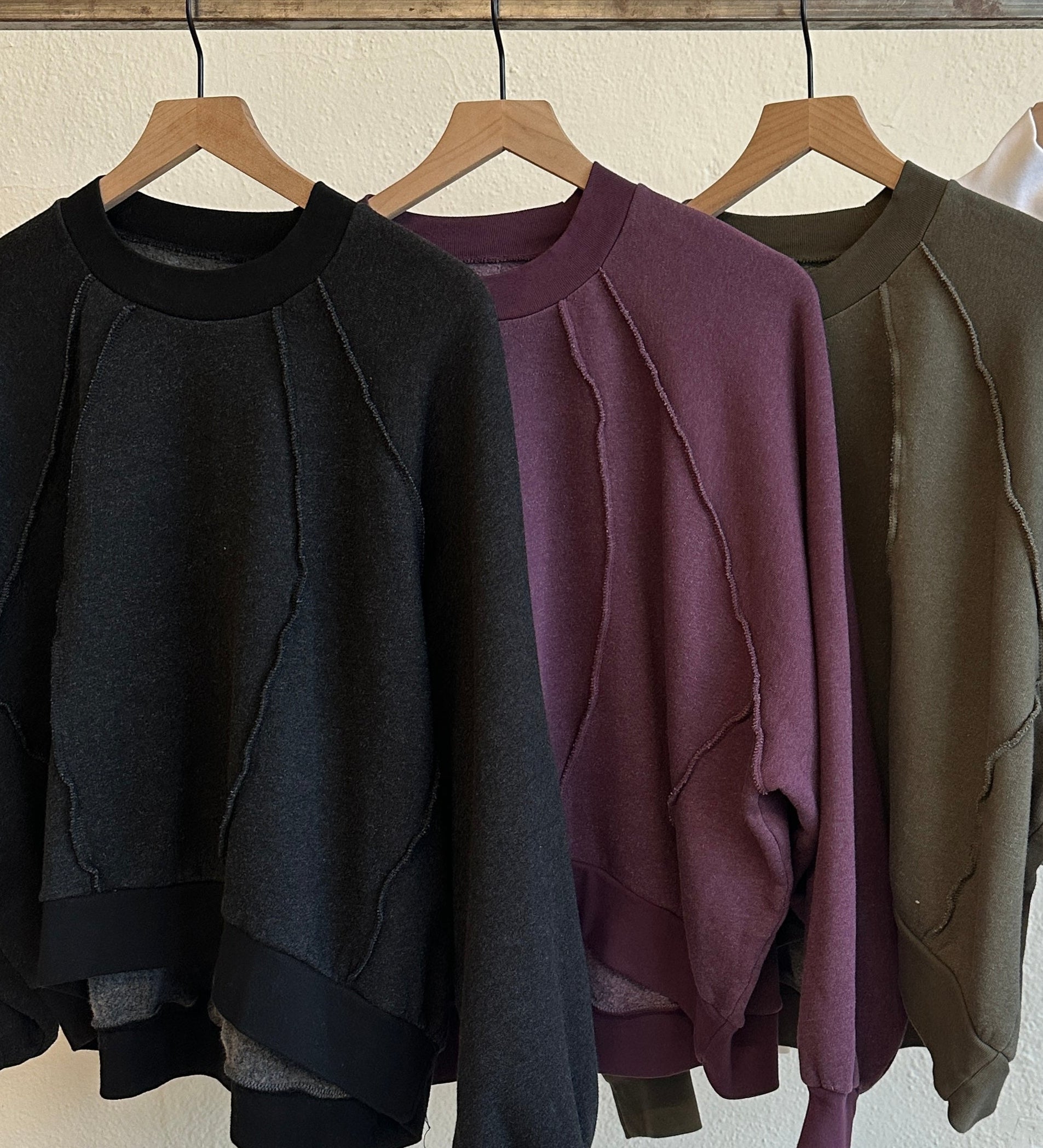 VIERRA OVERSIZE SHERPA FLEECE RAGLAN SWEATSHIRT