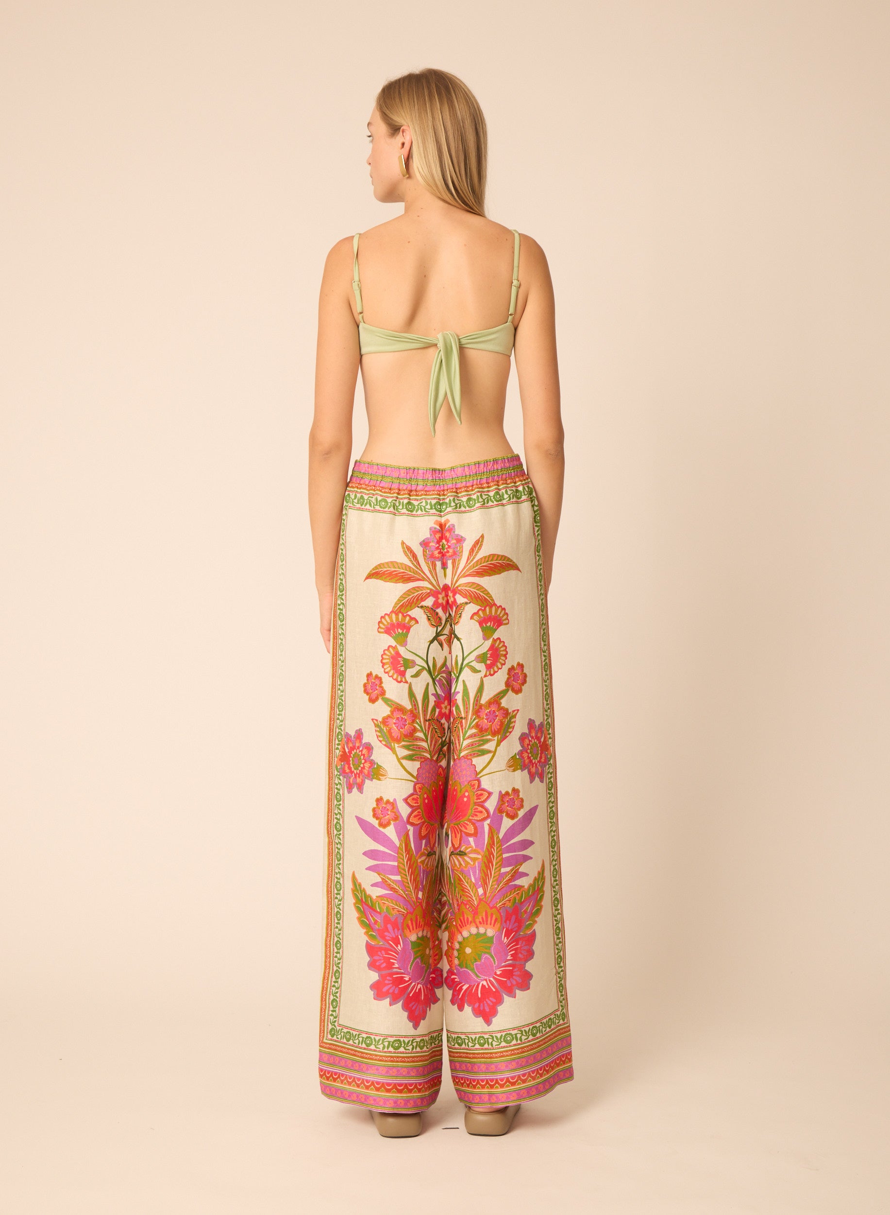 Jiya pant