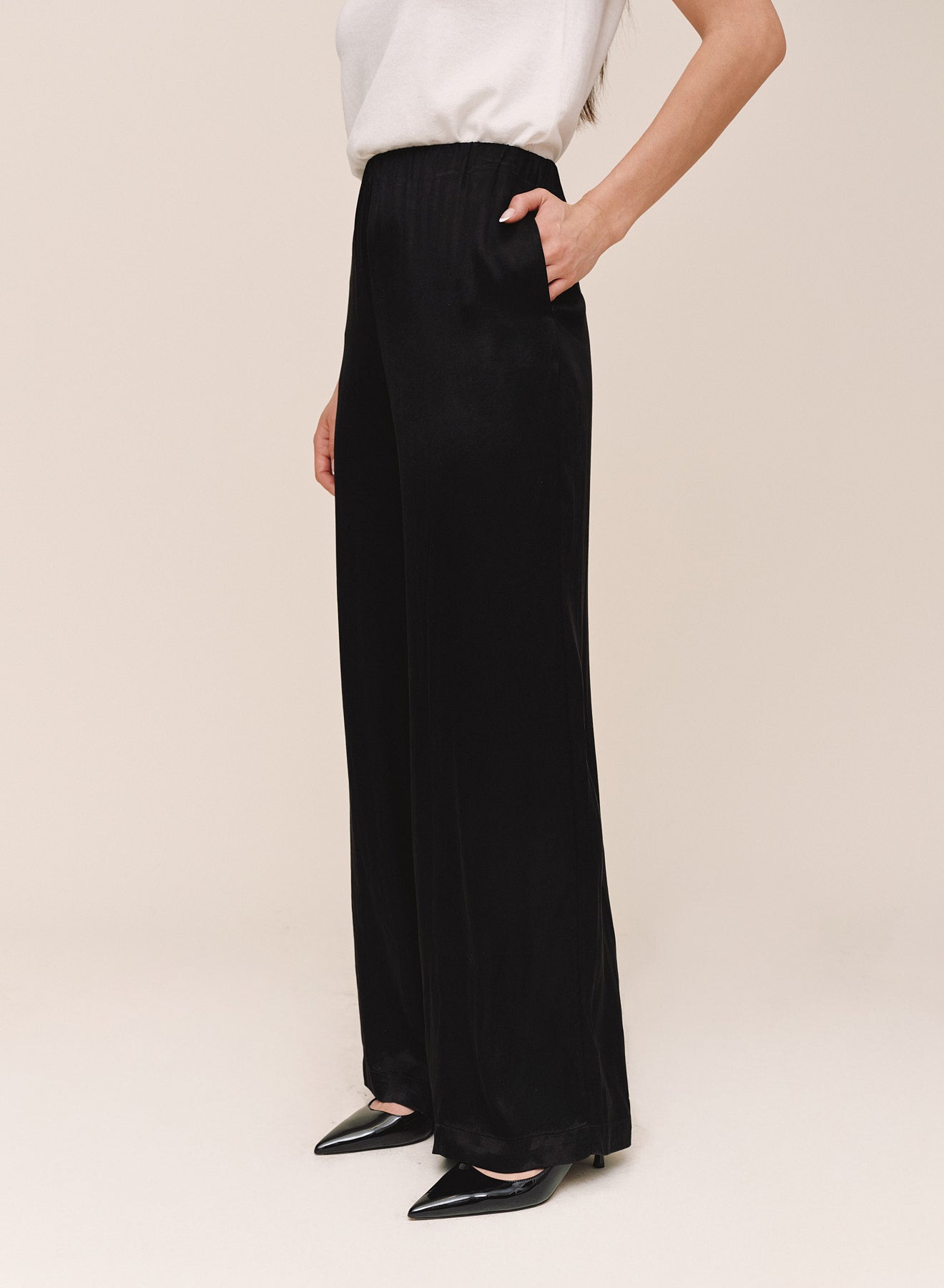 B3188-A91-302 - SLEEK WIDE LEG PANT