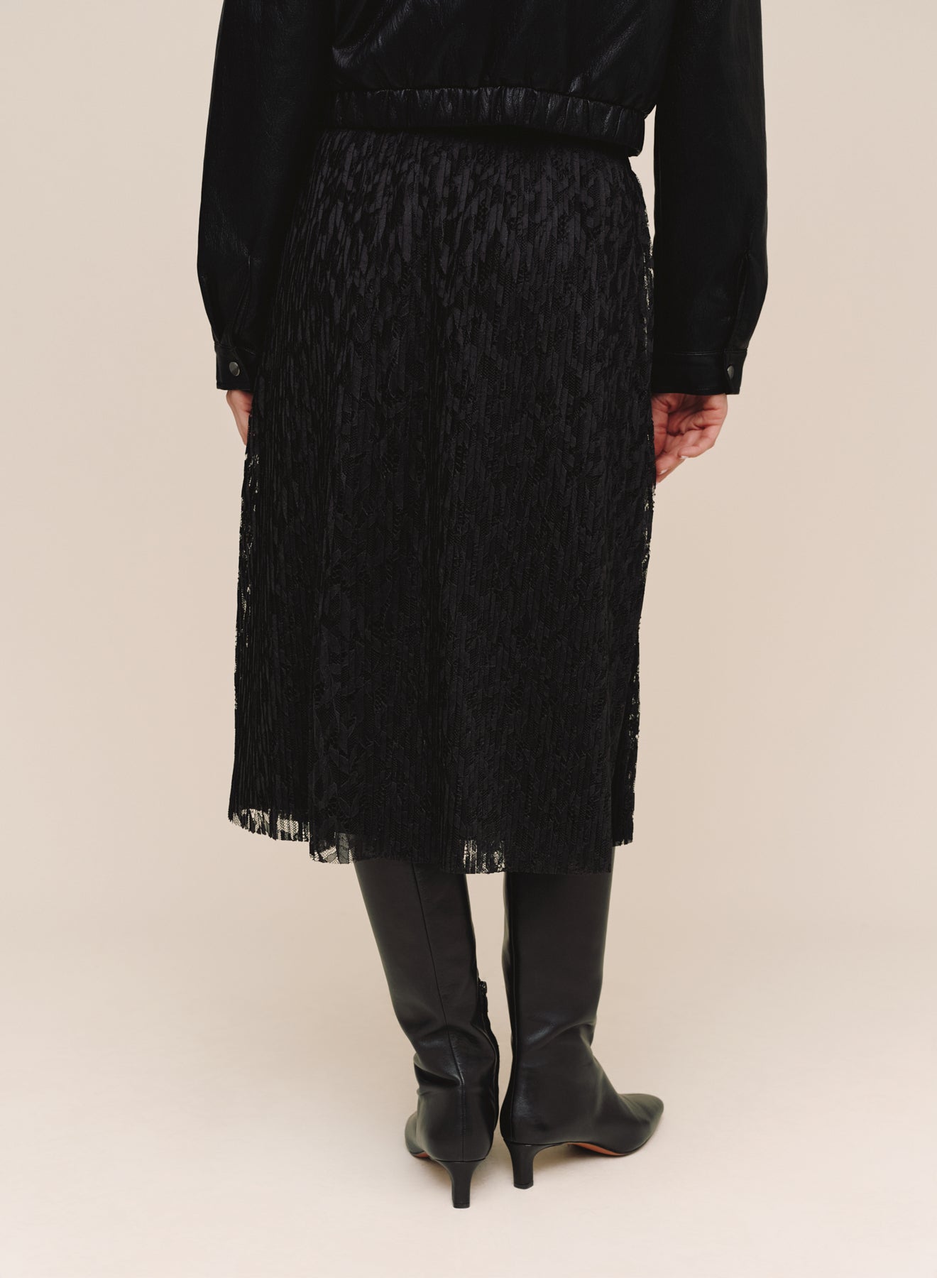 B3763-L87-300 - PLEATED LACE SKIRT W/ VELVET WAISTBAND
