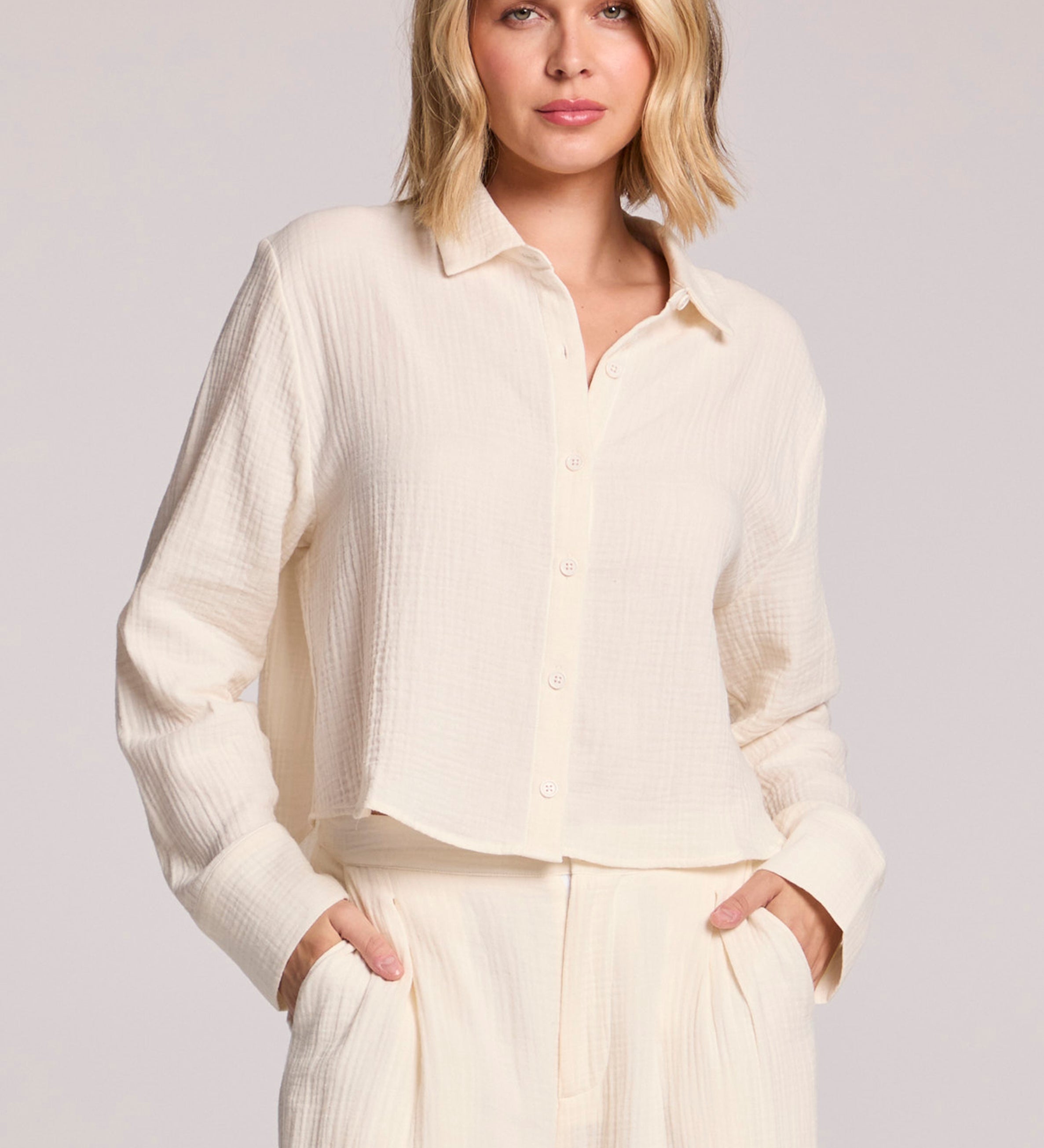 PASO CROP BUTTON UP