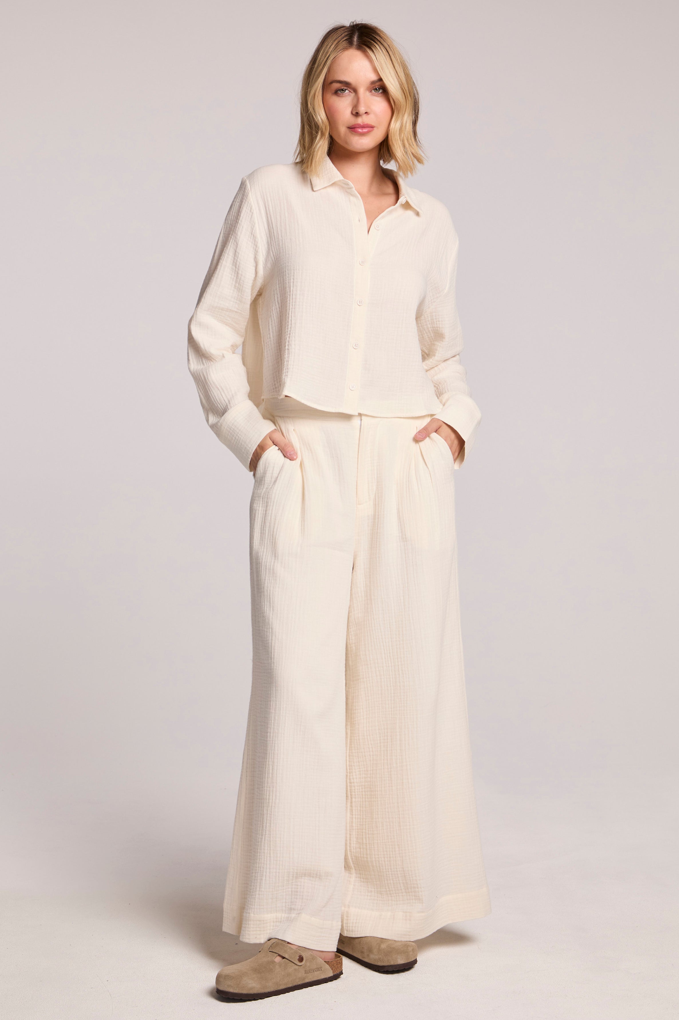 PASO CROP BUTTON UP