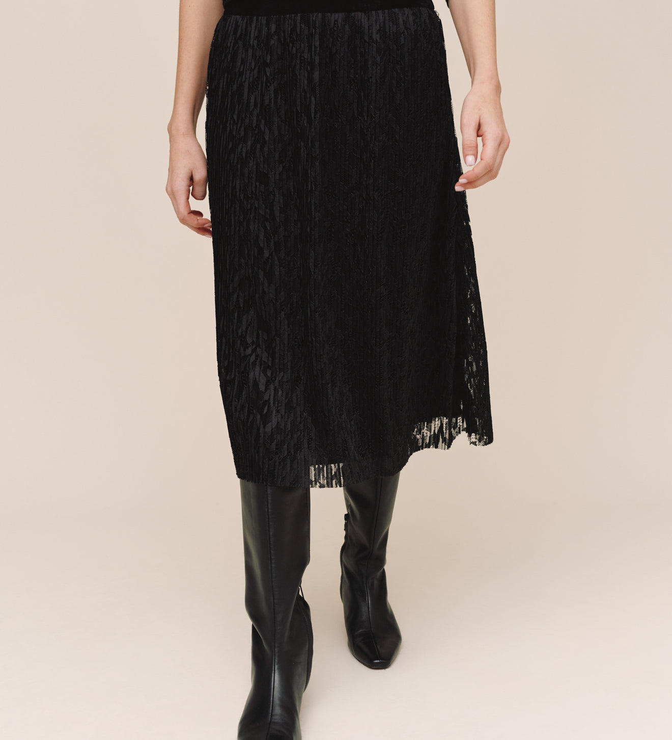 B3763-L87-300 - PLEATED LACE SKIRT W/ VELVET WAISTBAND