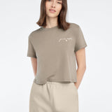 THE CROPPED SIGNATURE CHEST LOGO TEE in Soft Taupe