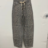 LEOPARD PRINT SLIGHT BARREL WITH DRAWSTRING