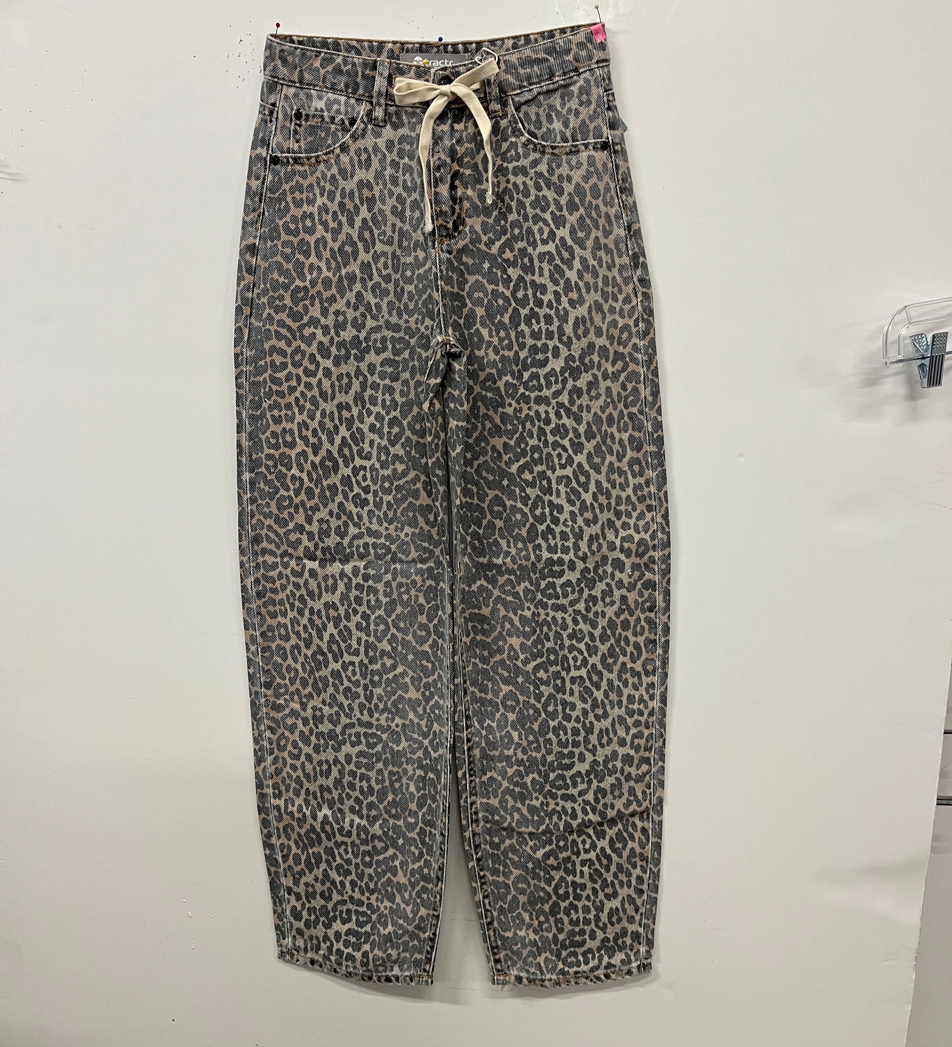 LEOPARD PRINT SLIGHT BARREL WITH DRAWSTRING